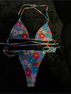 Floral Tie-String Triangle Bikini Set in Multicolor